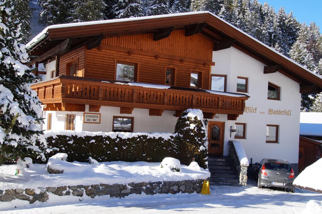 Blick zum Wasserfall St. Leonhard im Pitztal Exterior foto