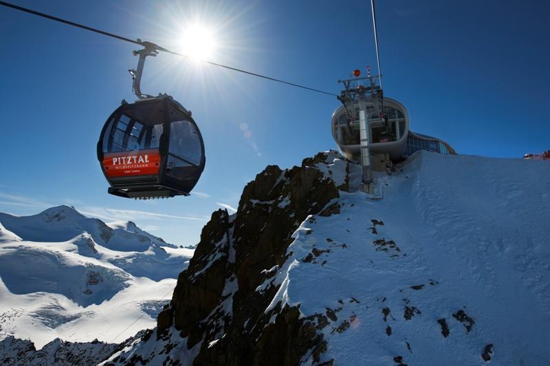 Blick zum Wasserfall St. Leonhard im Pitztal Exterior foto
